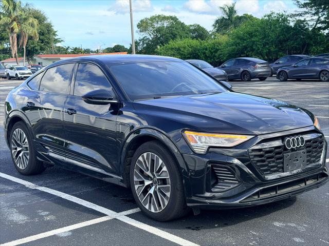 Used 2024 Audi Q8 e-tron Premium Plus w/ Premium Plus Package AWD/4WD image 9