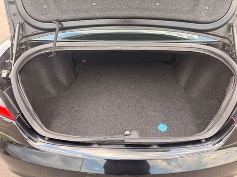 Used 2011 Chrysler 200 LX FWD image 9
