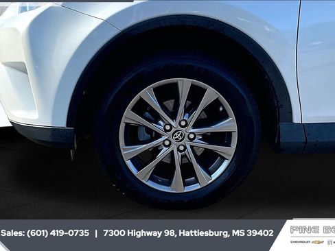 Used 2018 Toyota RAV4 Limited FWD image 7