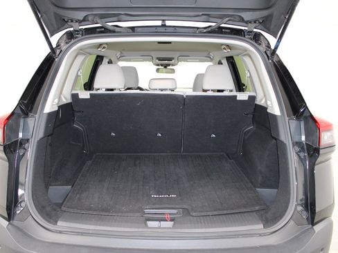 Used 2023 Nissan Rogue SV FWD image 13