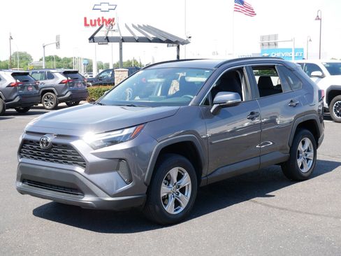 Used 2022 Toyota RAV4 XLE w/ Convenience Package AWD/4WD image 3