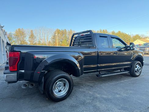 Used 2021 Ford F350 Lariat w/ Lariat Value Package image 12