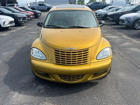 Used 2002 Chrysler PT Cruiser Limited FWD image 2