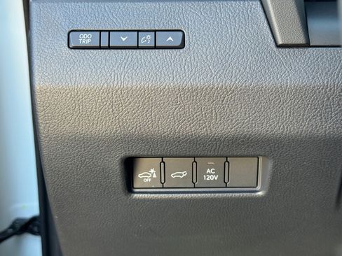Used 2024 Lexus GX 550 AWD/4WD image 18