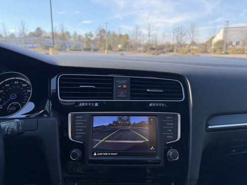 Used 2016 Volkswagen Golf R 4-Door image 23