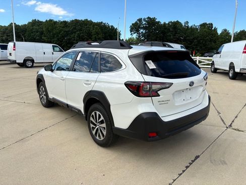 Used 2024 Subaru Outback Premium AWD/4WD image 4
