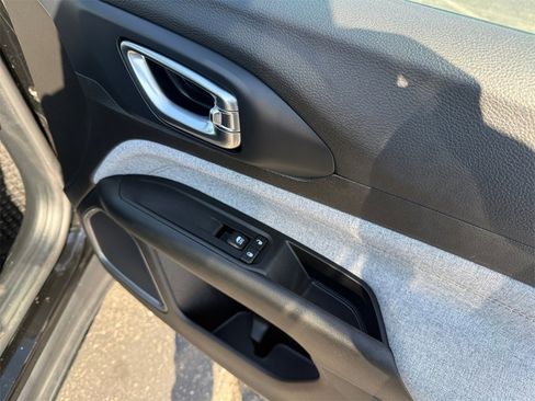 Used 2022 Jeep Compass Latitude image 21