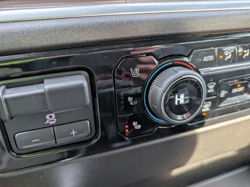 Used 2022 Chevrolet Silverado 1500 High Country w/ High Country Premium Package image 35