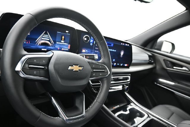 Used 2026 Chevrolet Traverse LT w/ Sun and Wheel Package FWD image 10