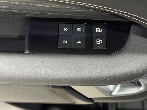 Used 2023 Land Rover Discovery S R-Dynamic image 26