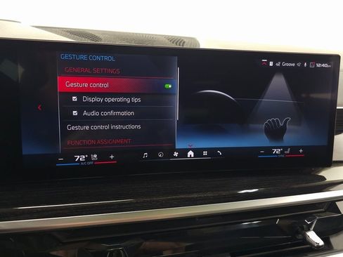 Used 2025 BMW X7 M60i image 32