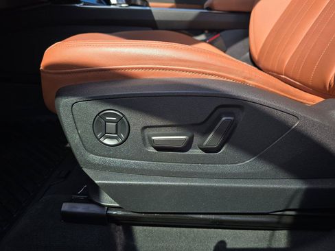 Used 2022 Audi e-tron Premium AWD/4WD image 22