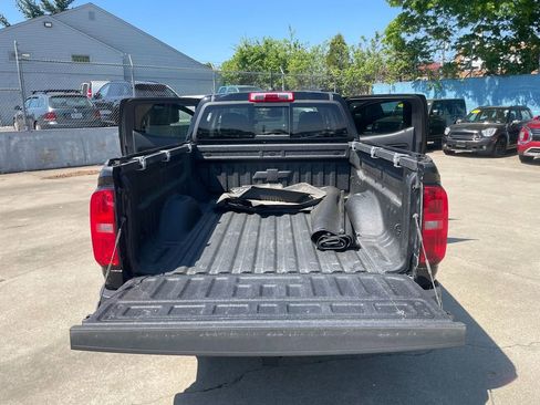 Used 2022 Chevrolet Colorado LT w/ LT Convenience Package AWD/4WD image 24