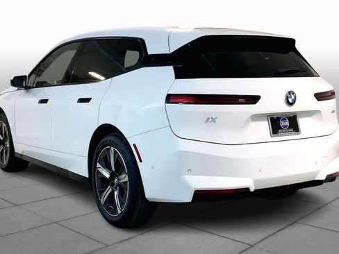 New 2026 BMW iX xDrive60 image 12