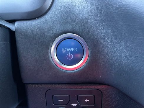 Certified 2023 Toyota Sequoia Platinum image 30