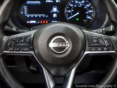 Used 2024 Nissan Kicks SV w/ Interior Electronics Package FWD image 18
