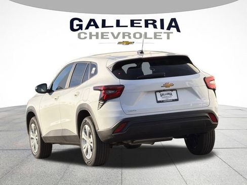 New 2026 Chevrolet Trax LS w/ Driver Confidence Package image 4