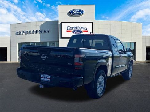 Used 2024 Nissan Frontier SV w/ SV Convenience Package image 6