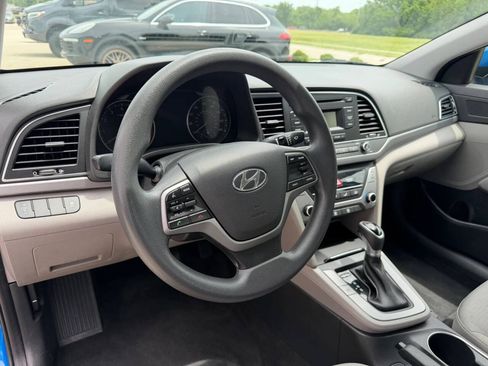 Used 2018 Hyundai Elantra SE FWD image 10