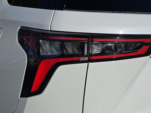 New 2026 Chevrolet Equinox ACTIV image 17