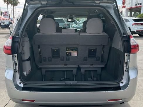 Used 2020 Toyota Sienna LE FWD image 26