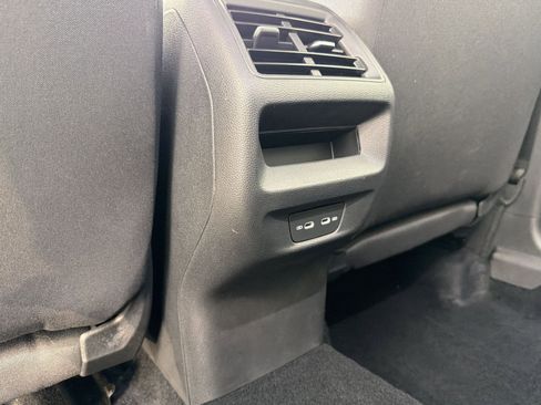 Used 2025 Volkswagen Tiguan S image 31