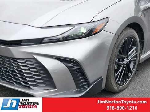 Used 2025 Toyota Camry SE w/ Multimedia Upgrade Package AWD/4WD image 11