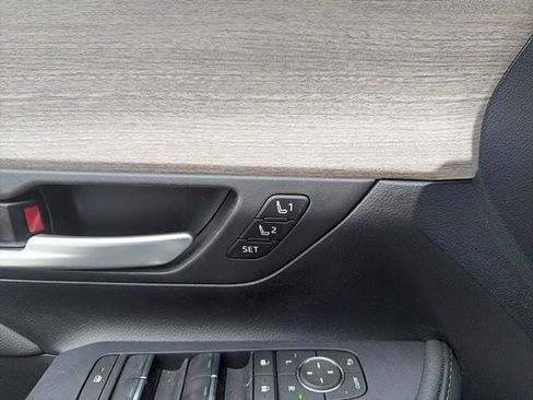 Used 2026 Toyota Grand Highlander Limited image 9