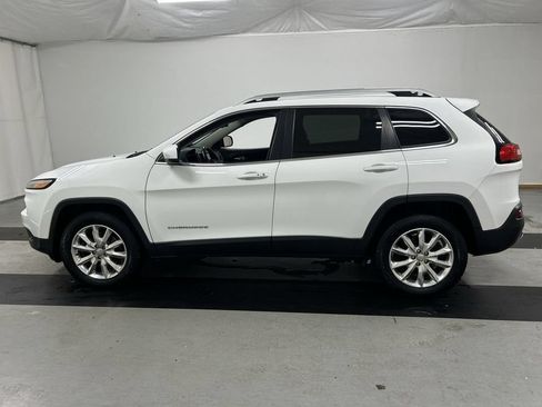Used 2017 Jeep Cherokee Limited AWD/4WD image 6