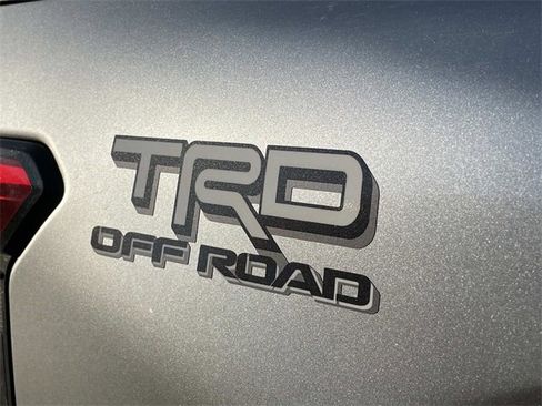 Used 2025 Toyota Tacoma TRD Off-Road image 9