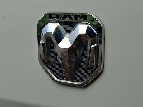 Used 2024 RAM ProMaster 2500 w/ Convenience Group FWD image 9