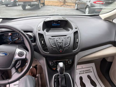 Used 2015 Ford C-MAX SE image 16