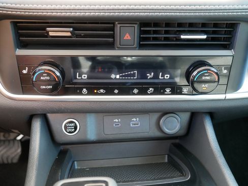 Certified 2023 Nissan Rogue SV w/ SV Premium B Package AWD/4WD image 23