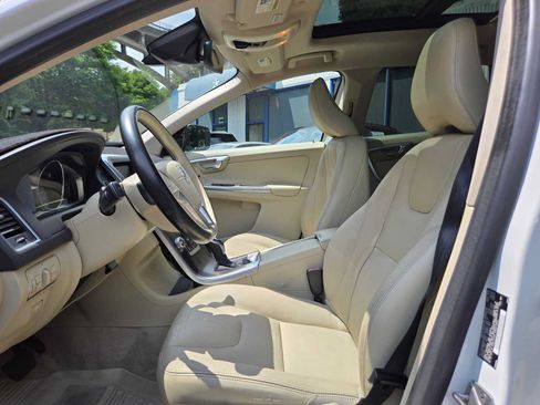 Used 2016 Volvo XC60 T5 Premier w/ Proximity Package FWD image 20