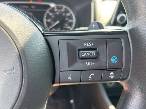 Used 2022 Nissan Rogue SV FWD image 19