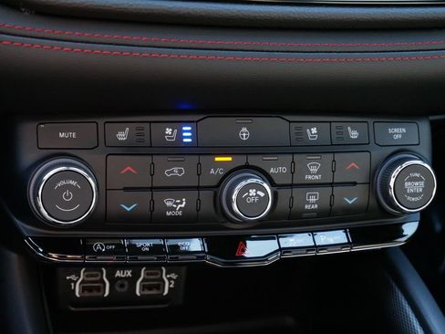 Used 2023 Dodge Durango GT image 24