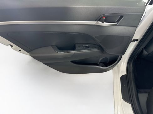 Used 2019 Hyundai Elantra SE w/ Cargo Package FWD image 24