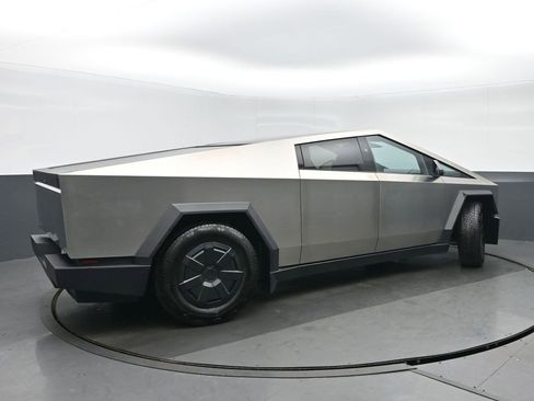 Used 2024 Tesla Cybertruck AWD Crew Cab image 3