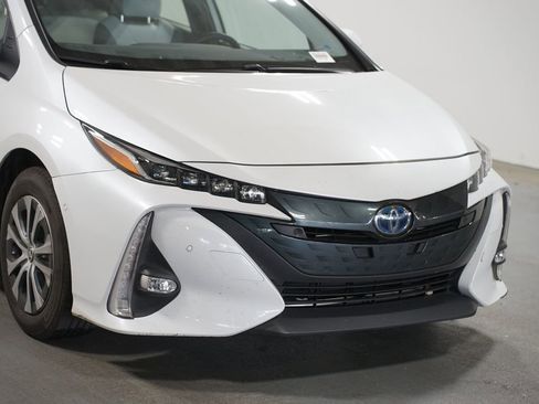 Used 2022 Toyota Prius Prime Limited FWD image 4