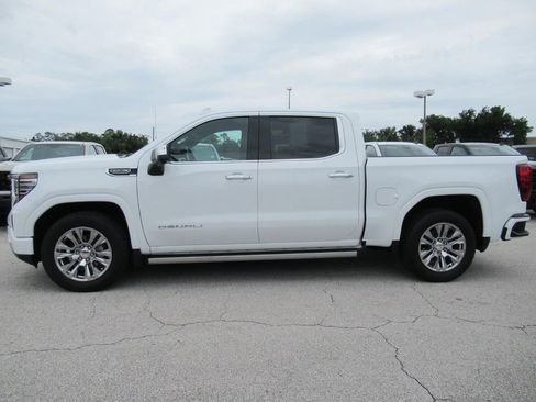 Used 2022 GMC Sierra 1500 Denali AWD/4WD image 4
