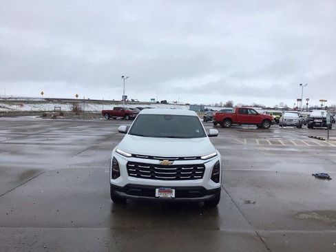 New 2026 Chevrolet Equinox LT AWD/4WD image 9