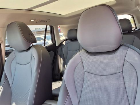 New 2025 Volkswagen Tiguan SE image 15