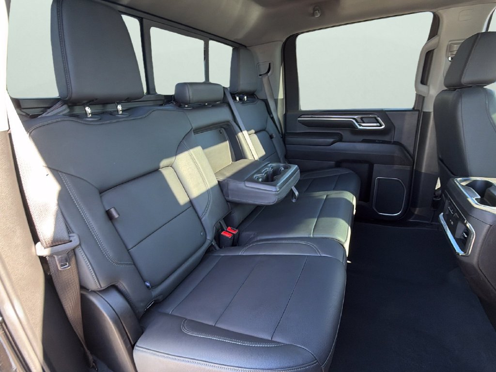 Used 2025 Chevrolet Silverado 3500 LTZ w/ LTZ Plus Package AWD/4WD image 31