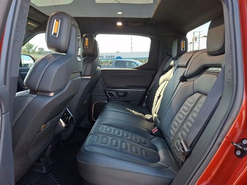 Used 2022 Rivian R1T Adventure image 10