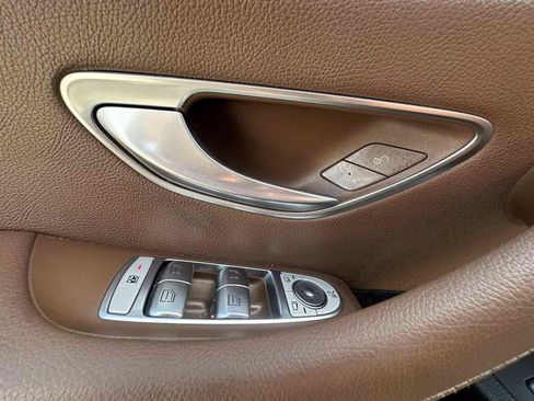 Used 2017 Mercedes-Benz E 300 4MATIC image 24