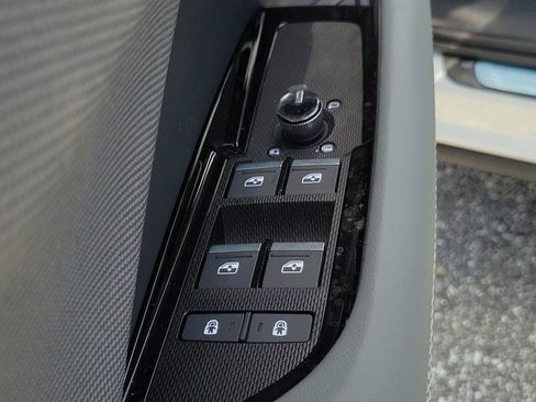 New 2026 Audi Q3 quattro 2.0T AWD/4WD image 21