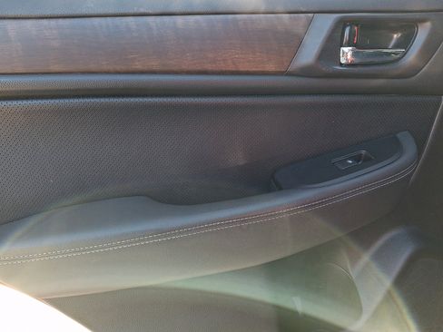 Used 2016 Subaru Outback 2.5i Limited image 12