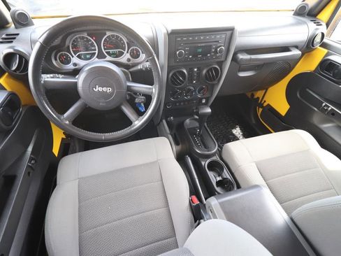 Used 2008 Jeep Wrangler Unlimited Rubicon w/ Dual Top Group AWD/4WD image 4