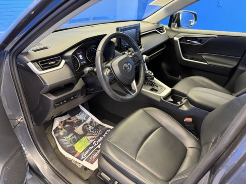 Used 2020 Toyota RAV4 XLE Premium AWD/4WD image 11