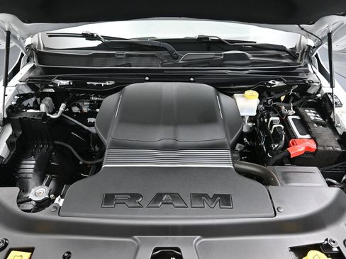 Used 2023 RAM 1500 Laramie AWD/4WD image 7